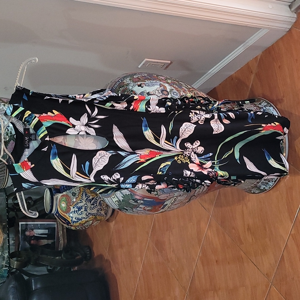 LOVE beautiful Dress!